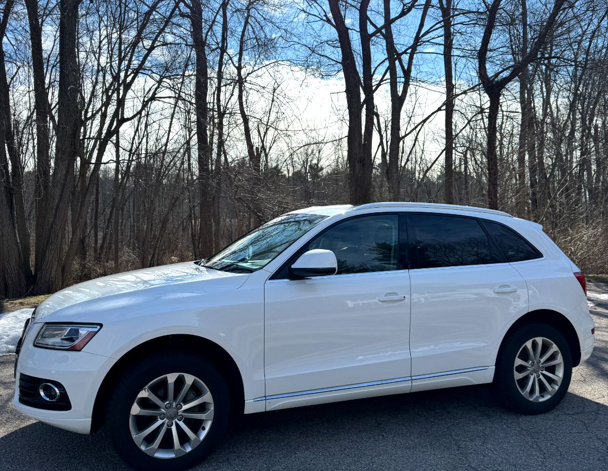 White Audi Q5 — BosHub Auto Rentals